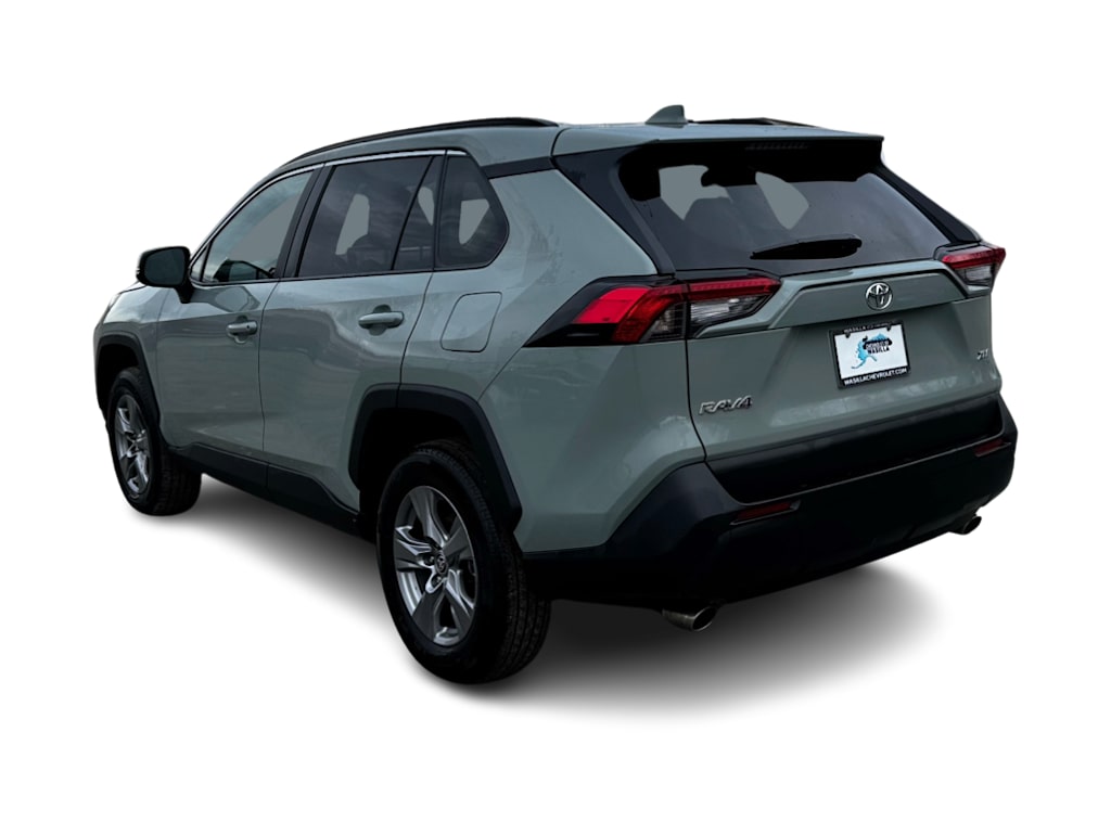 2023 Toyota RAV4 XLE 3