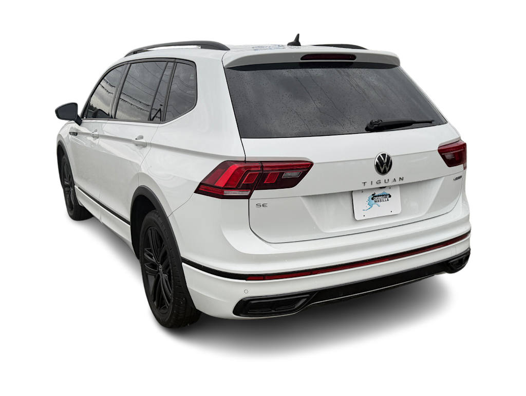 Thumbnail: 2022 Volkswagen Tiguan - 4