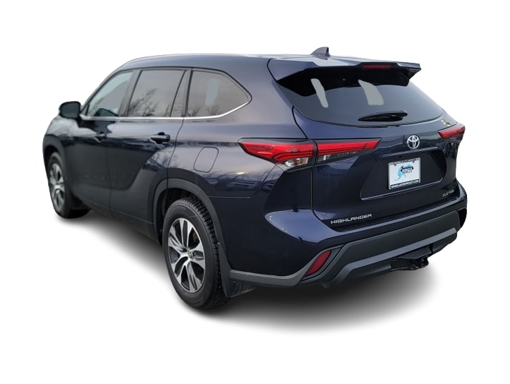 Thumbnail: 2022 Toyota Highlander - 4
