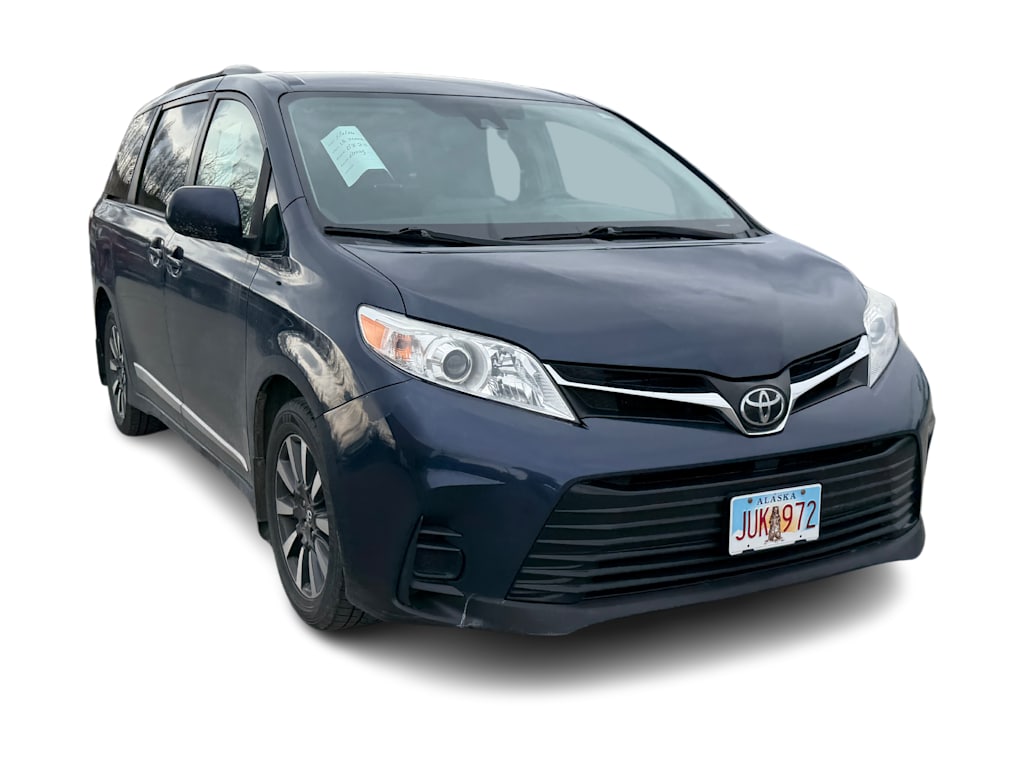 Thumbnail: 2018 Toyota Sienna - 9