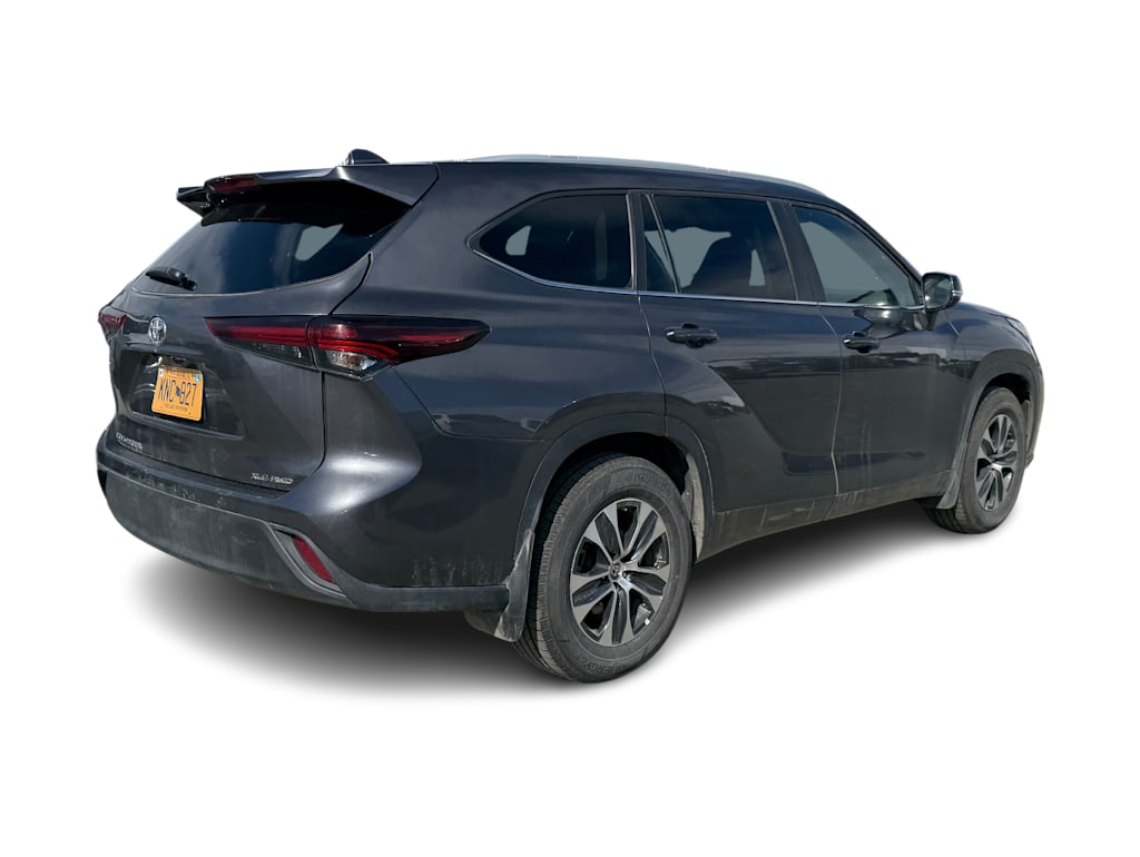Thumbnail: 2024 Toyota Highlander - 11