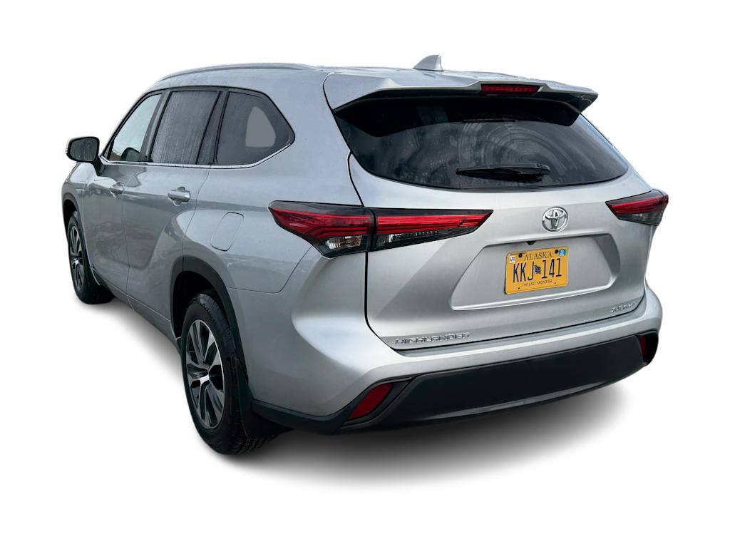 Thumbnail: 2023 Toyota Highlander - 3