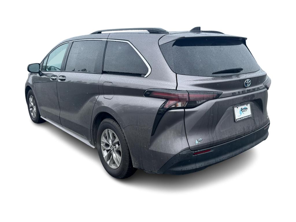 Thumbnail: 2023 Toyota Sienna - 3