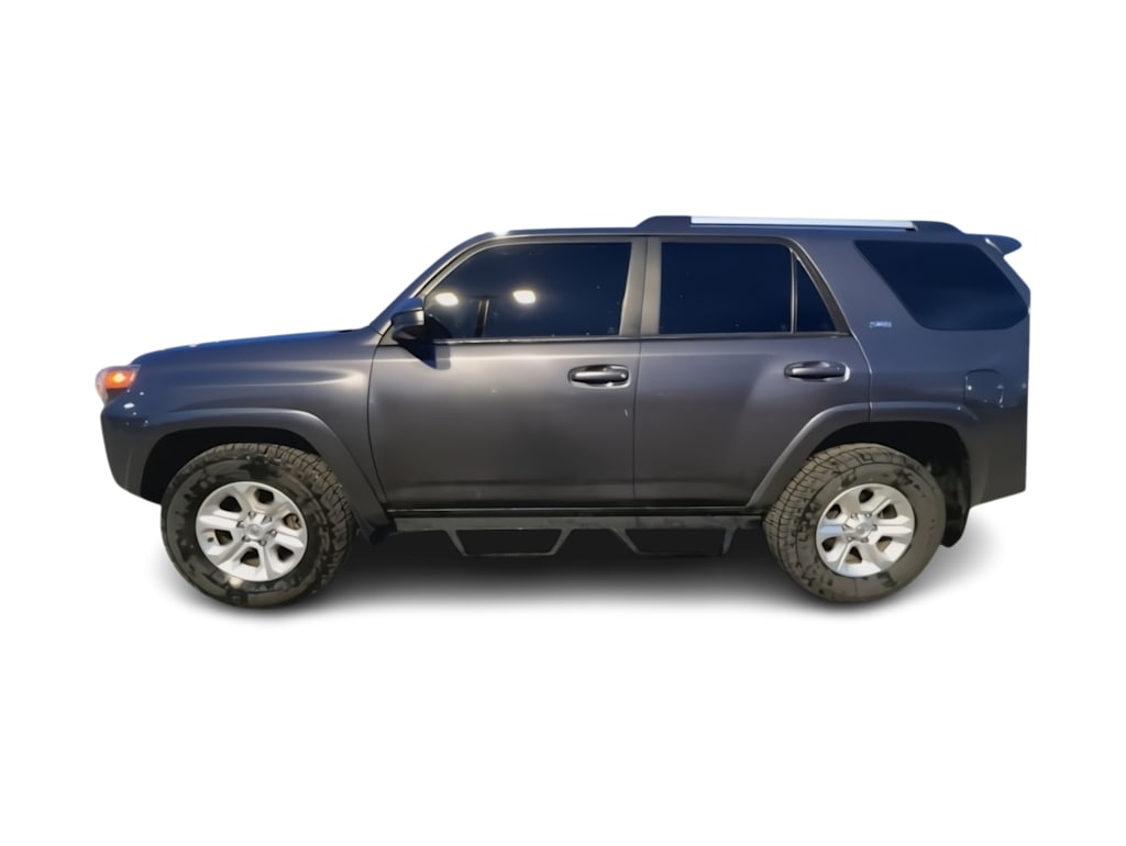 2022 Toyota 4Runner SR5 3