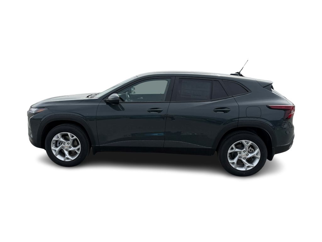 Thumbnail: 2026 Chevrolet Trax - 3