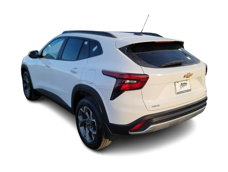 Thumbnail: 2026 Chevrolet Trax - 4