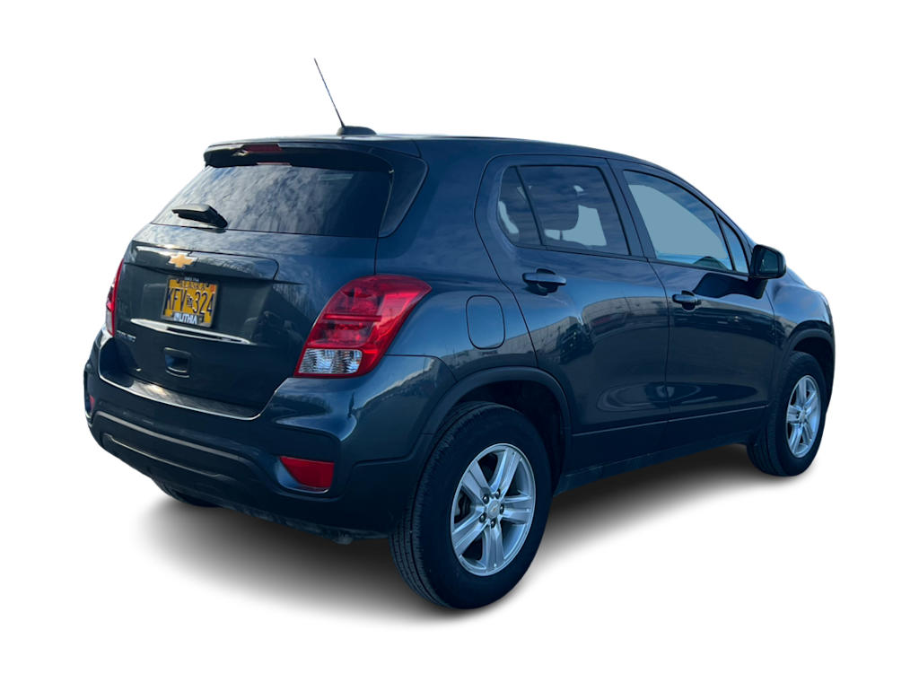 2021 Chevrolet Trax LS 8