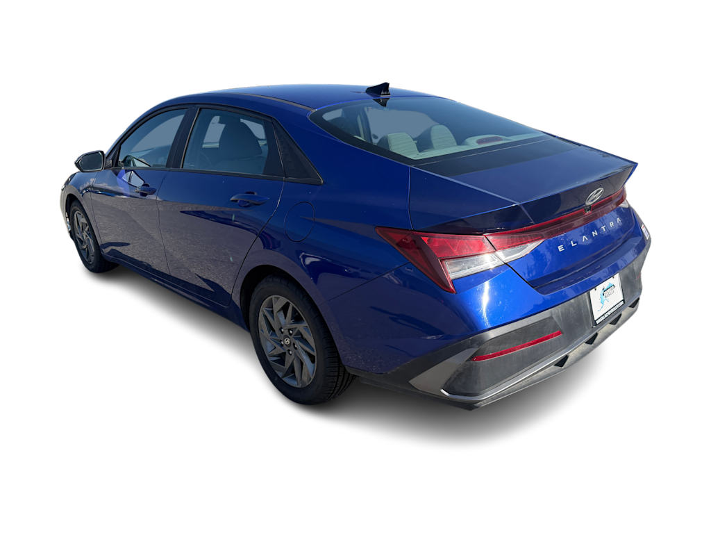 Thumbnail: 2024 Hyundai Elantra - 3