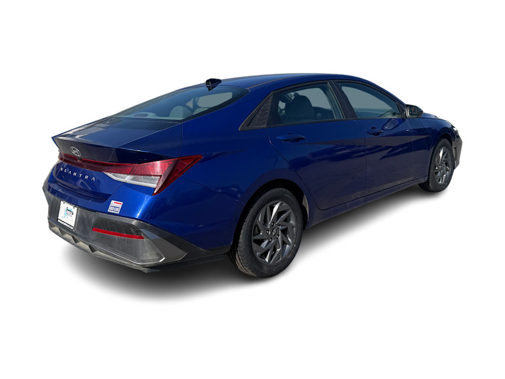 Thumbnail: 2024 Hyundai Elantra - 10