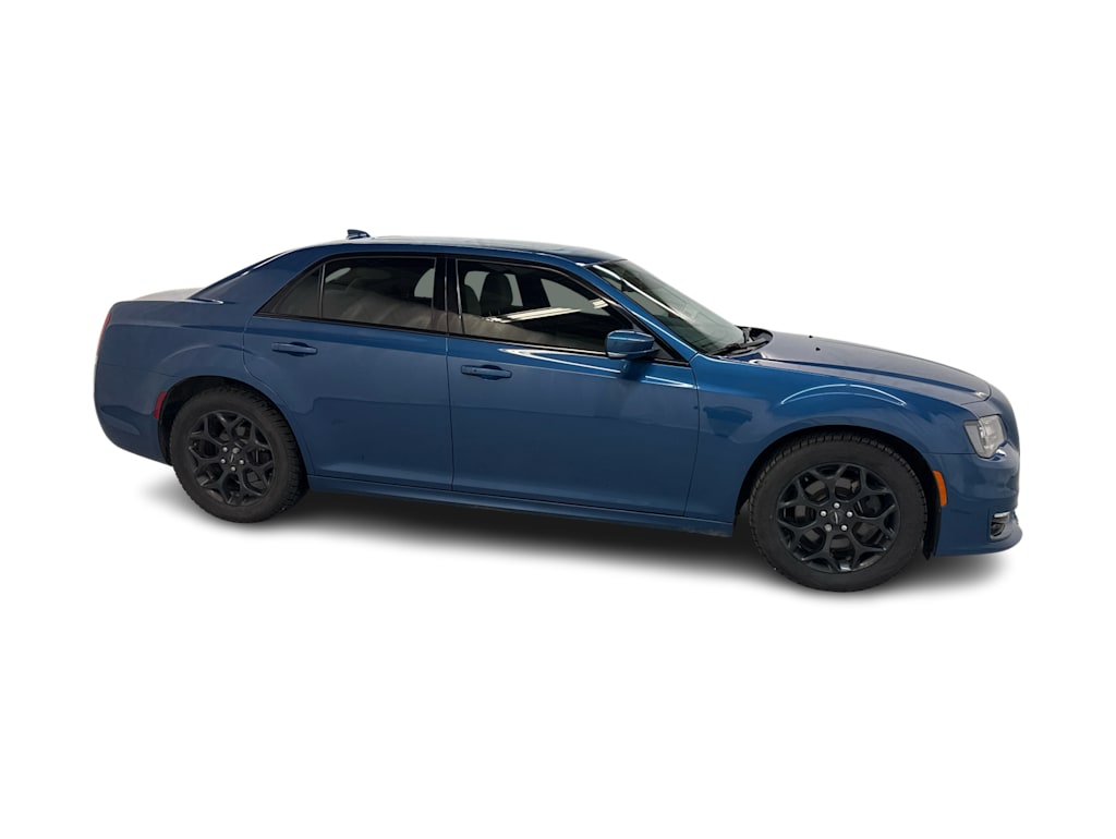 2021 Chrysler 300 Touring 17