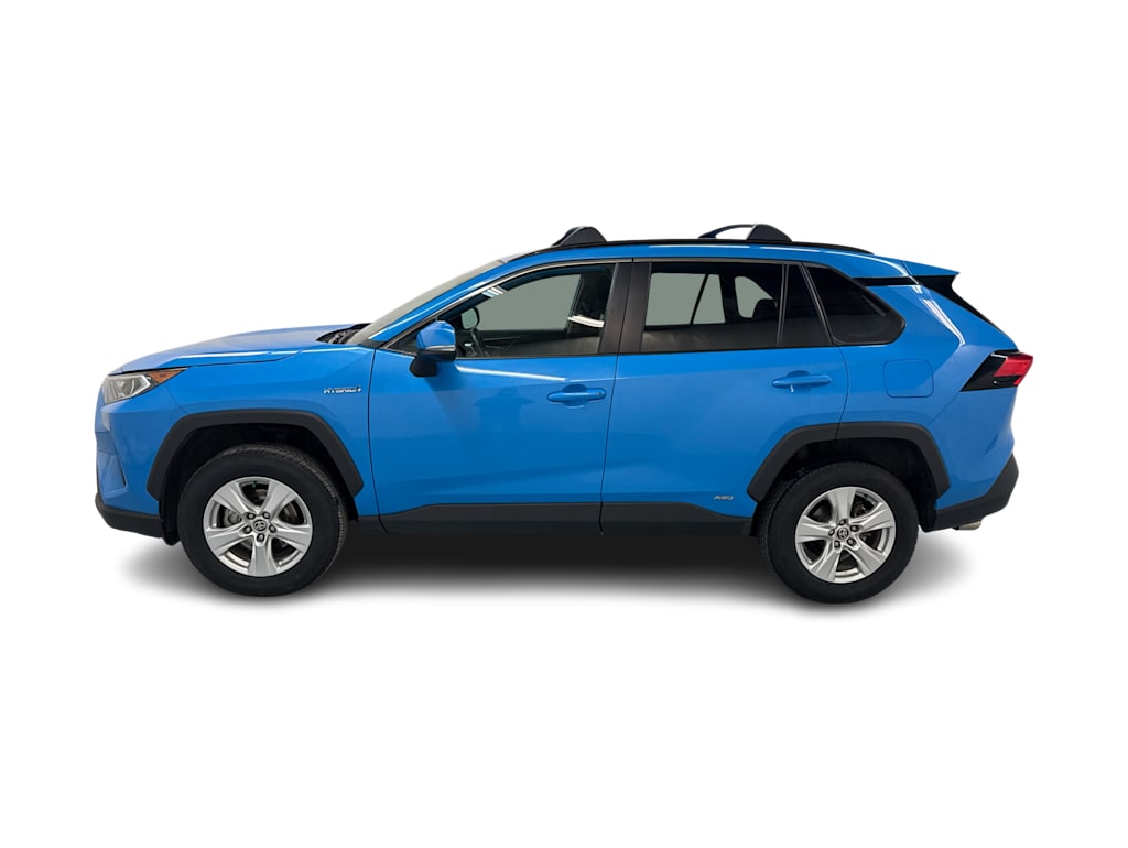 2021 Toyota RAV4 XLE 3