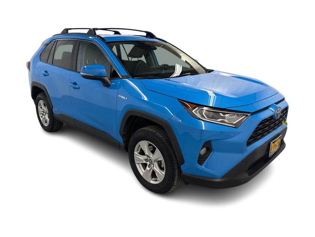 2021 Toyota RAV4 XLE 18