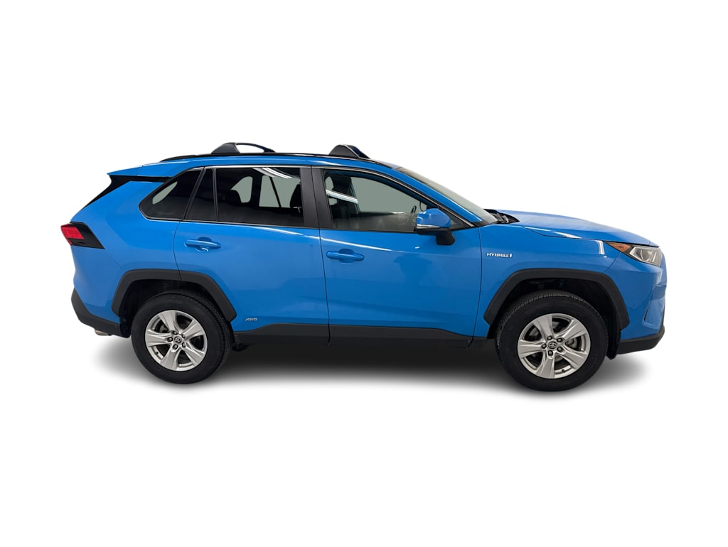 2021 Toyota RAV4 XLE 17