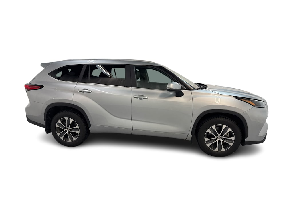 2023 Toyota Highlander XLE 18