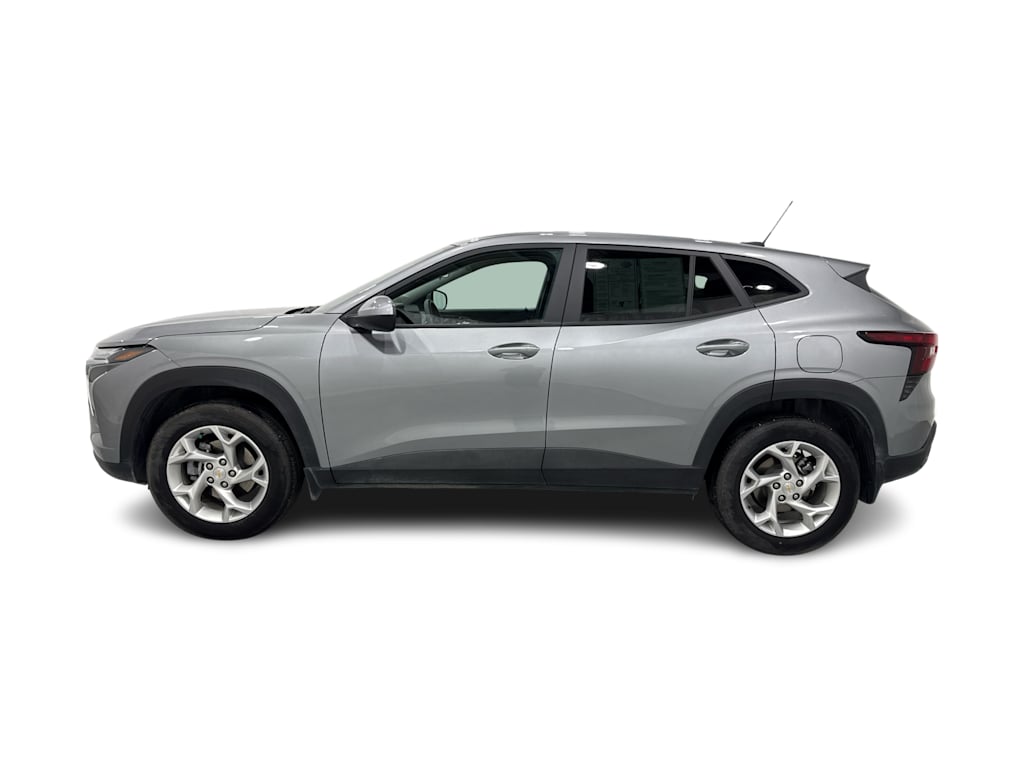 Thumbnail: 2026 Chevrolet Trax - 3