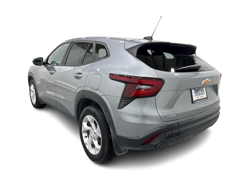 Thumbnail: 2026 Chevrolet Trax - 4