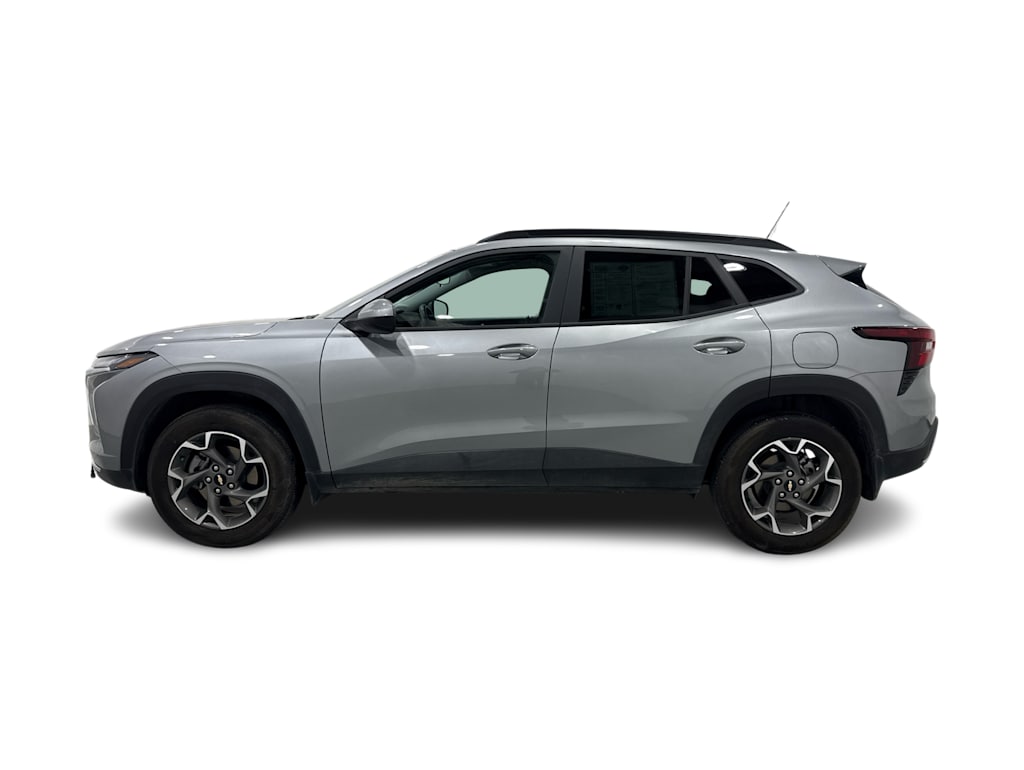 Thumbnail: 2026 Chevrolet Trax - 3