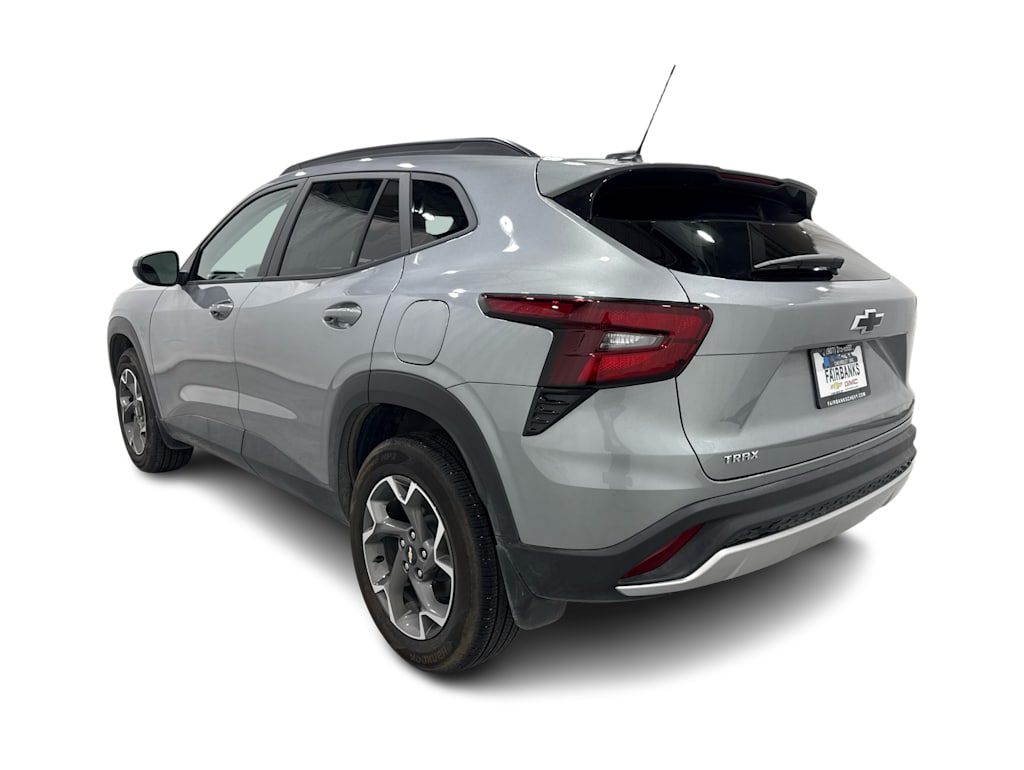 Thumbnail: 2026 Chevrolet Trax - 4