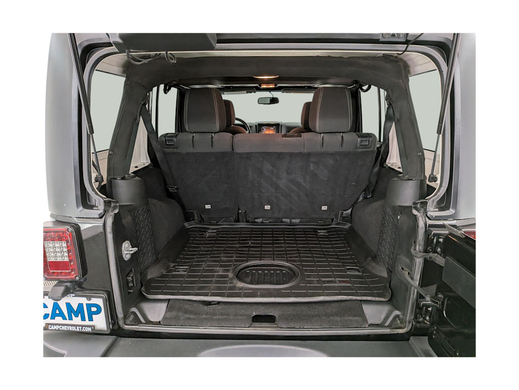 Thumbnail: 2015 Jeep Wrangler - 17