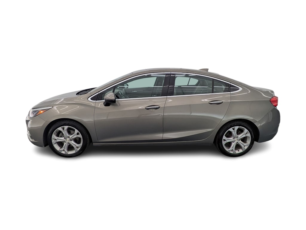 Thumbnail: 2018 Chevrolet Cruze - 3