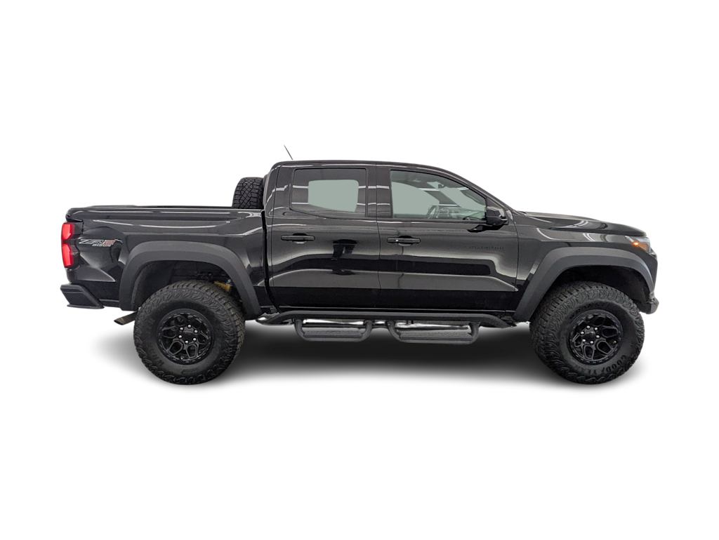 Thumbnail: 2024 Chevrolet Colorado - 21