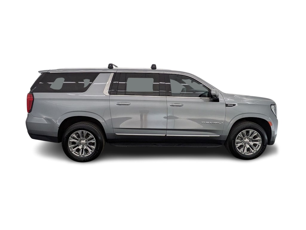 Thumbnail: 2023 GMC Yukon XL - 21