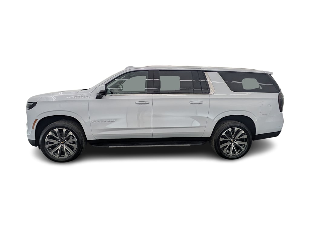 Thumbnail: 2026 Chevrolet Suburban - 3