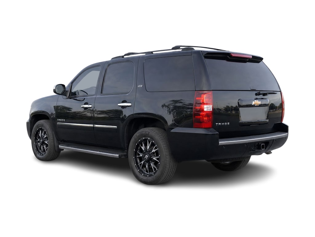 Thumbnail: 2014 Chevrolet Tahoe - 2