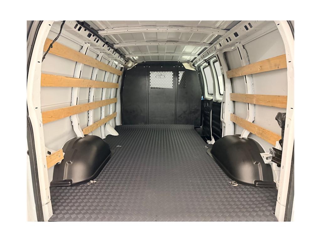 Thumbnail: 2024 GMC Savana - 16