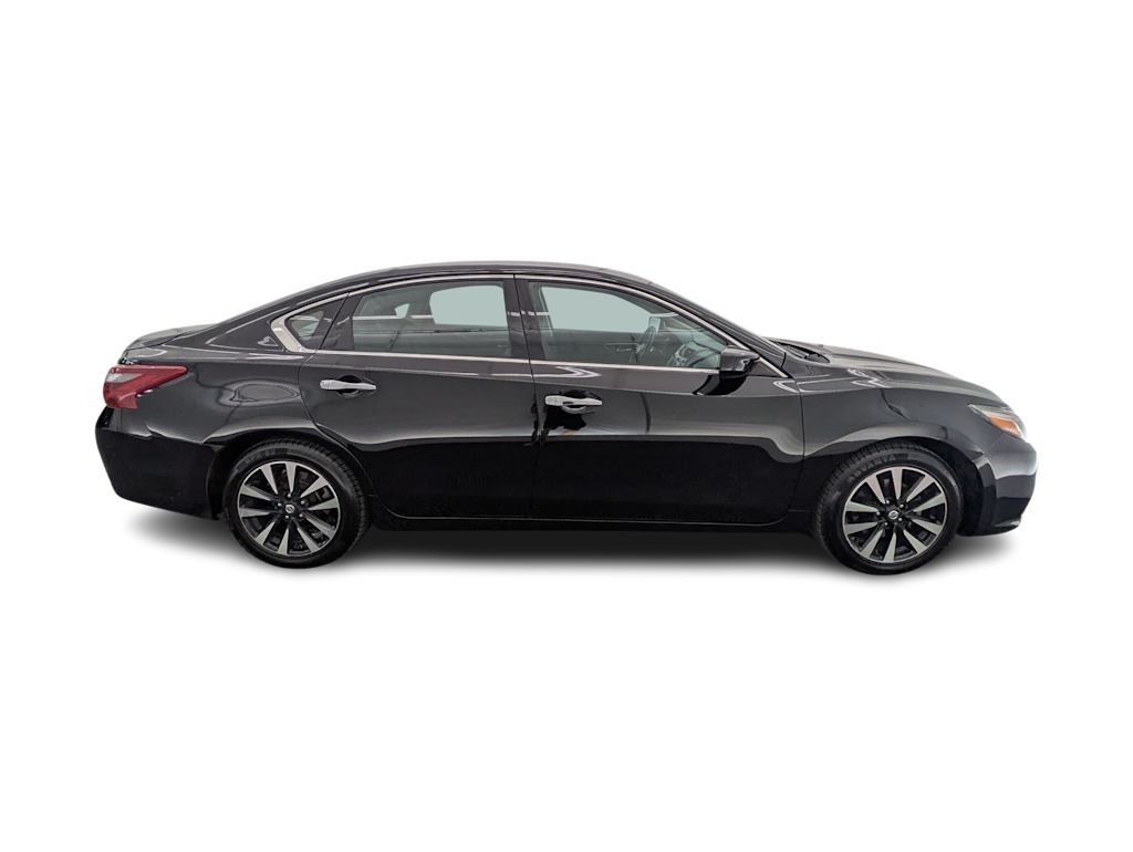 Thumbnail: 2018 Nissan Altima - 21