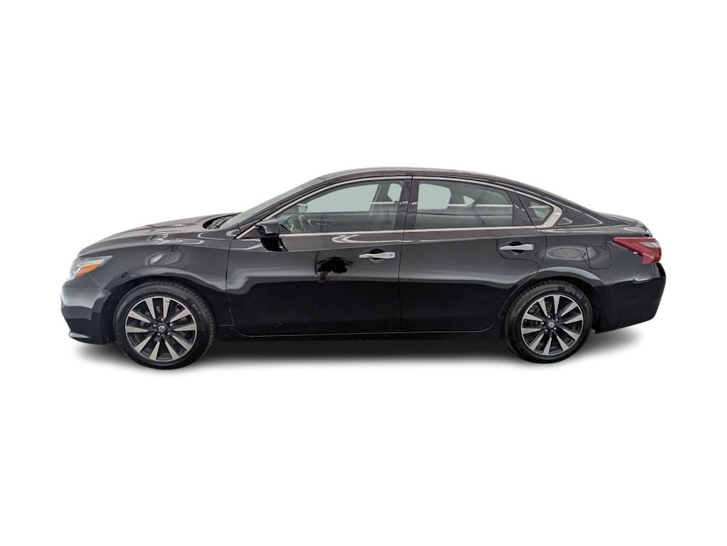 Thumbnail: 2018 Nissan Altima - 3