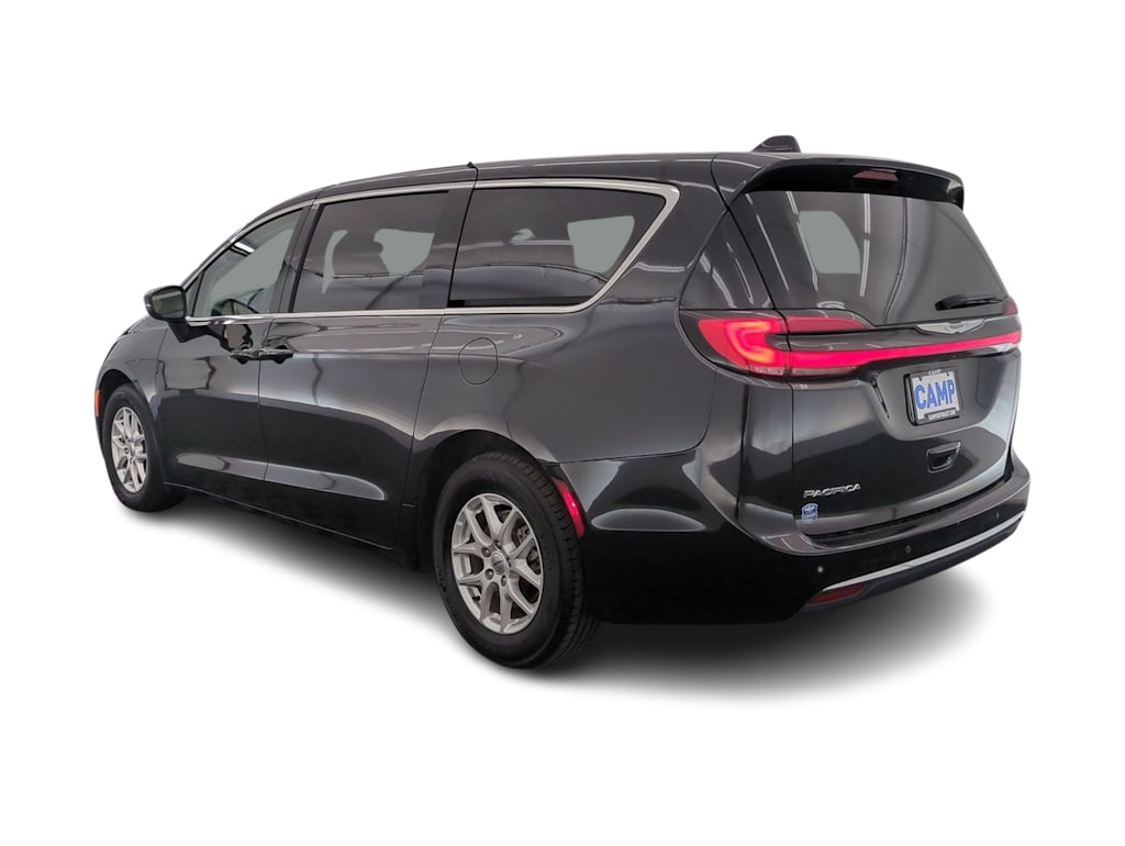 Thumbnail: 2023 Chrysler Pacifica - 4