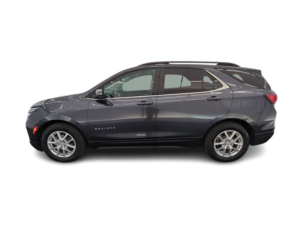 Thumbnail: 2022 Chevrolet Equinox - 3