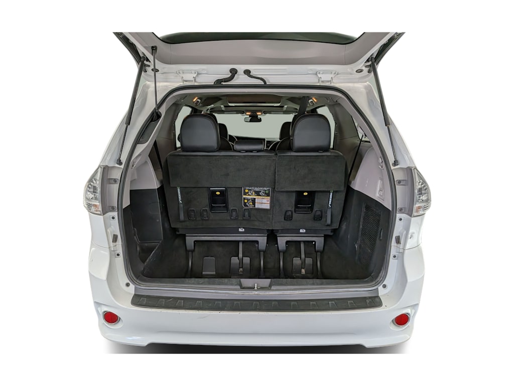 Thumbnail: 2019 Toyota Sienna - 18