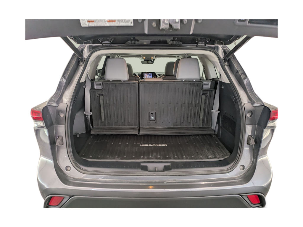 Thumbnail: 2021 Toyota Highlander - 18