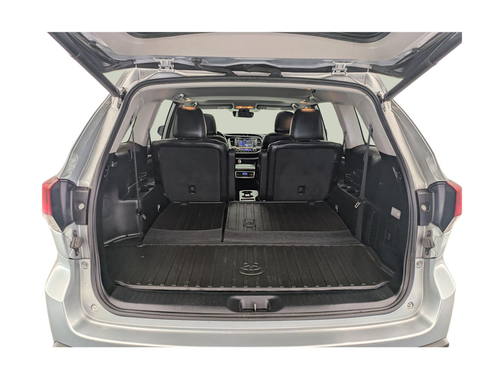 Thumbnail: 2018 Toyota Highlander - 18