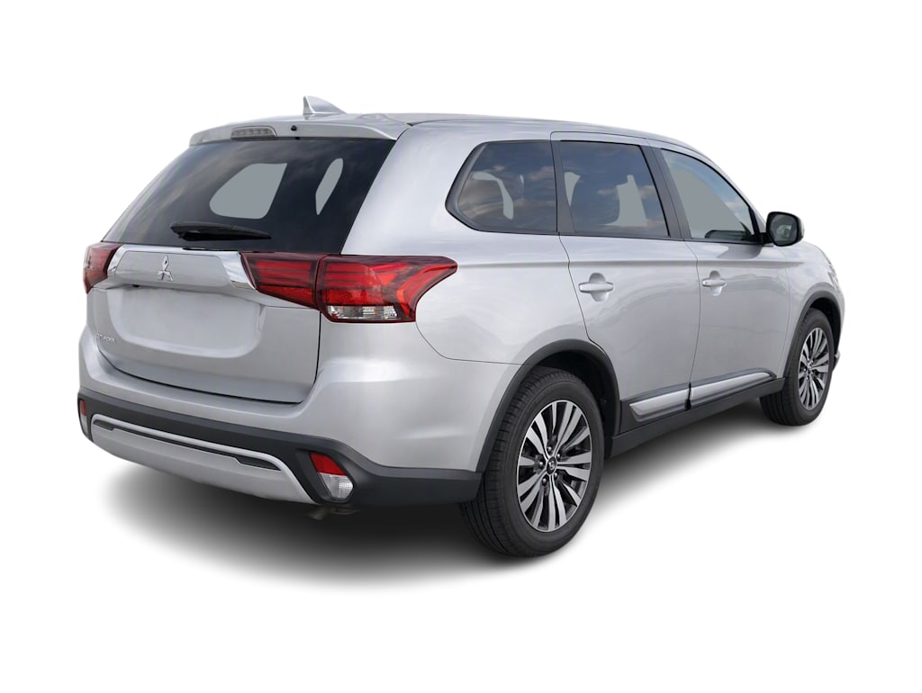 Thumbnail: 2020 Mitsubishi Outlander - 7