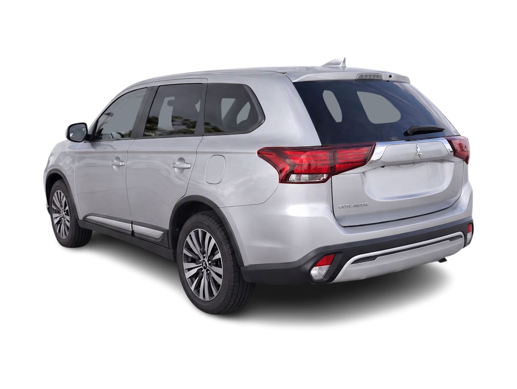 Thumbnail: 2020 Mitsubishi Outlander - 2