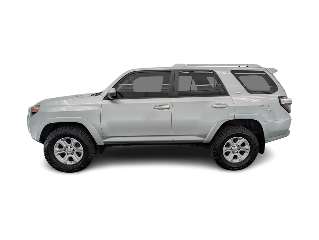 Thumbnail: 2015 Toyota 4Runner - 3