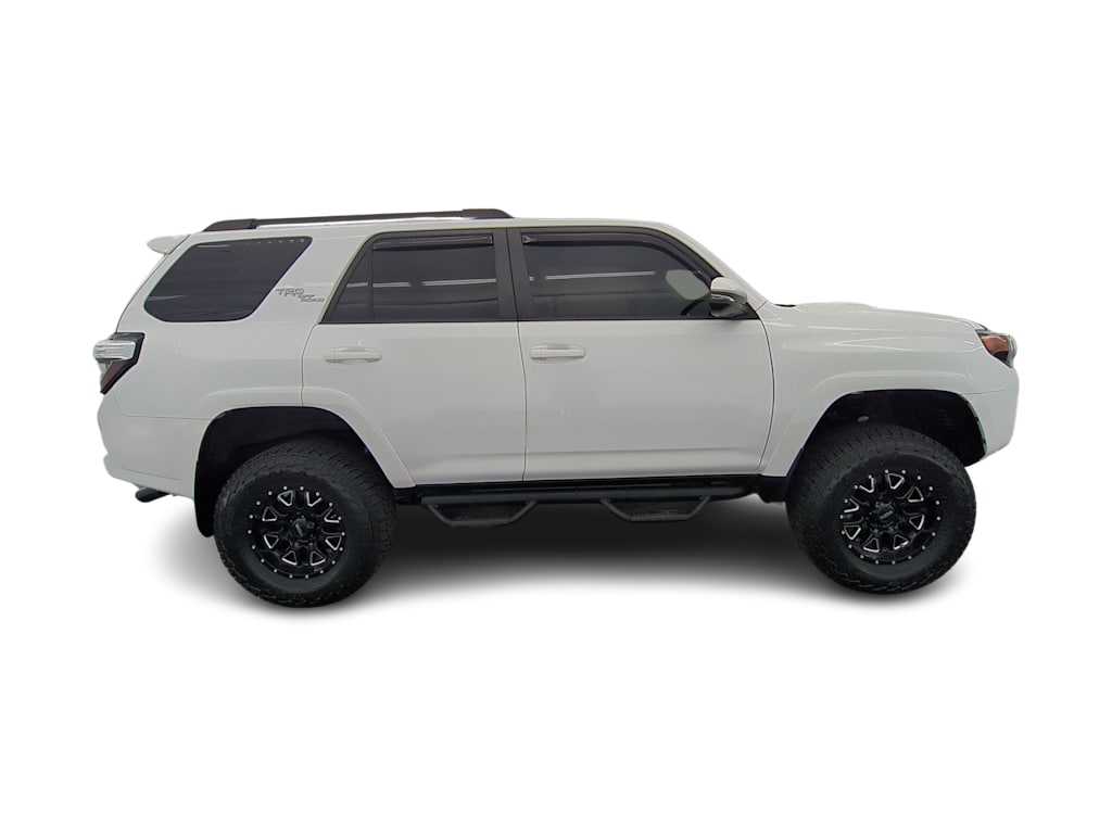 Thumbnail: 2021 Toyota 4Runner - 21