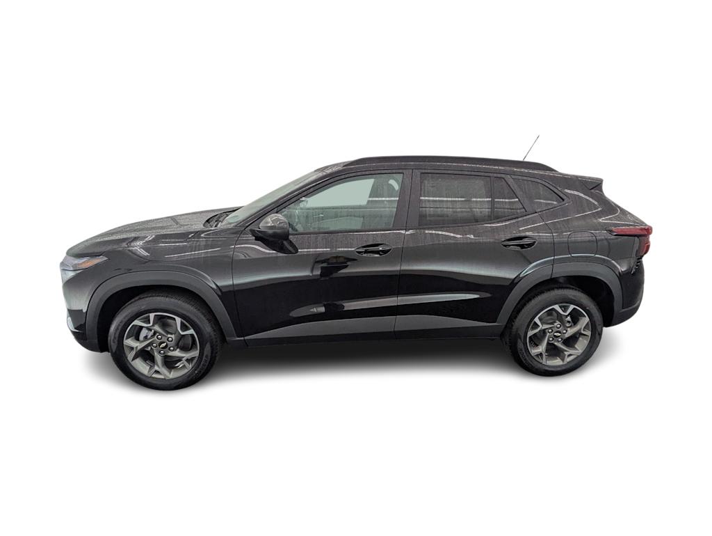 Thumbnail: 2026 Chevrolet Trax - 3