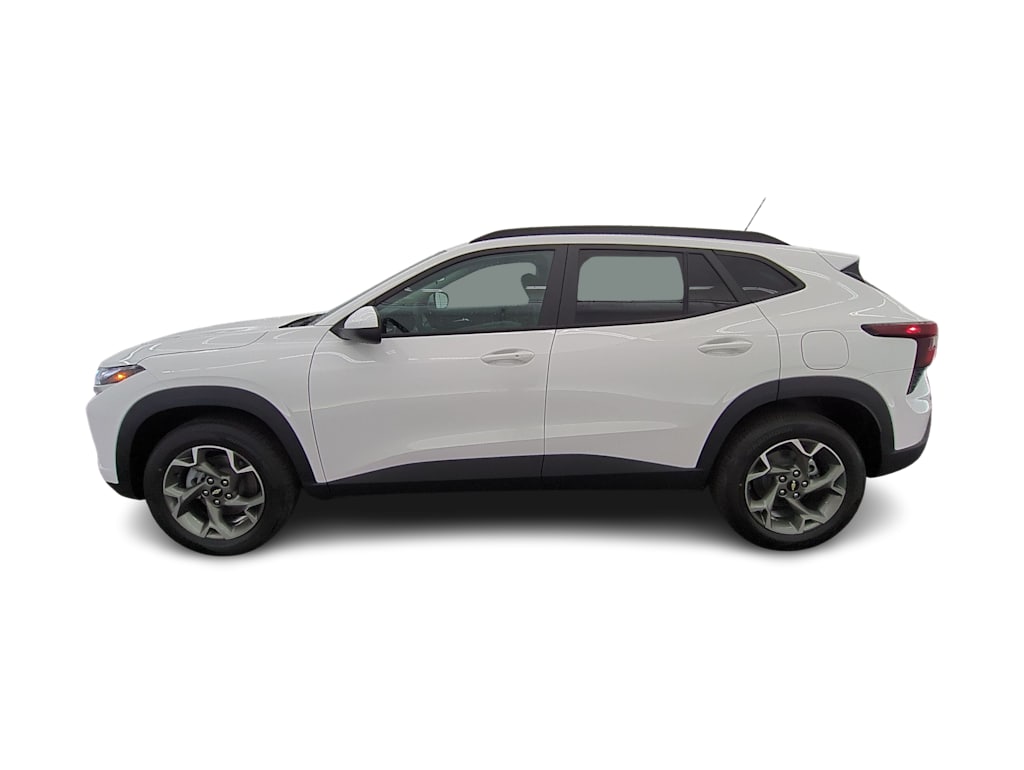 Thumbnail: 2026 Chevrolet Trax - 3