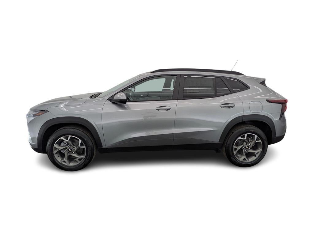 Thumbnail: 2026 Chevrolet Trax - 3