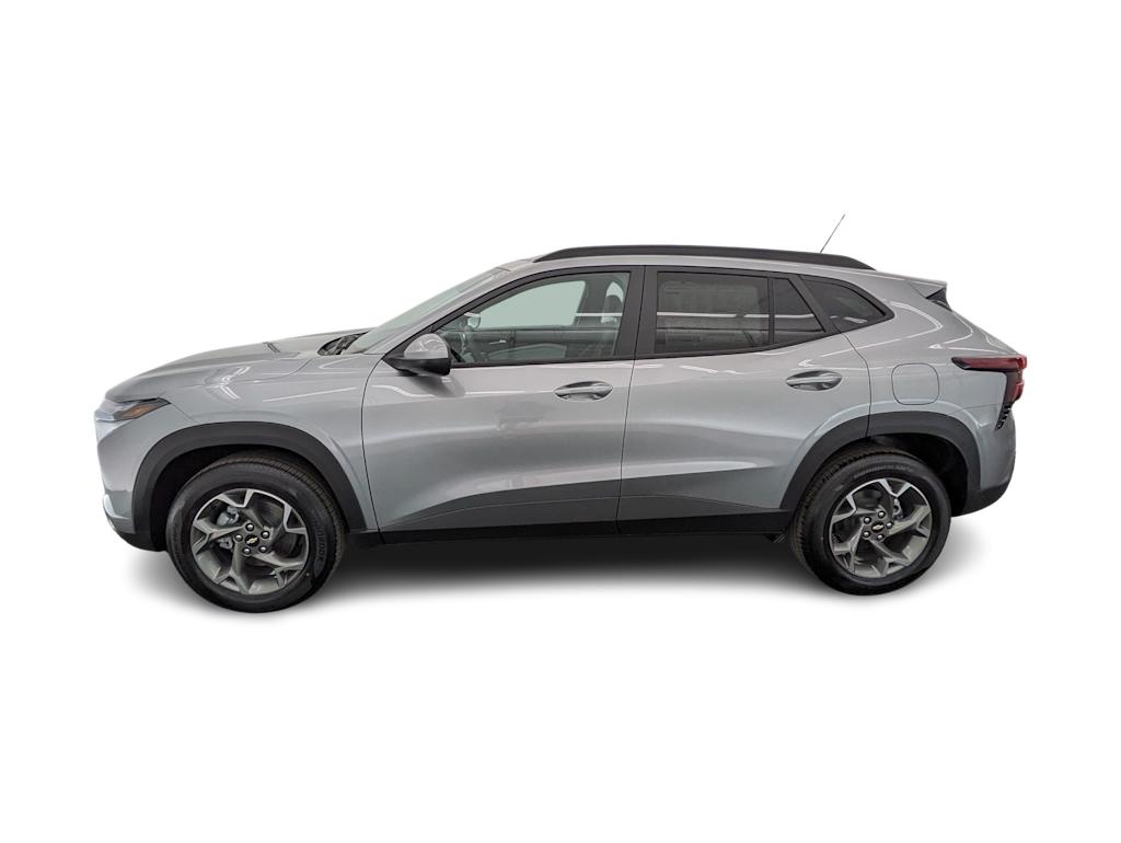Thumbnail: 2026 Chevrolet Trax - 3