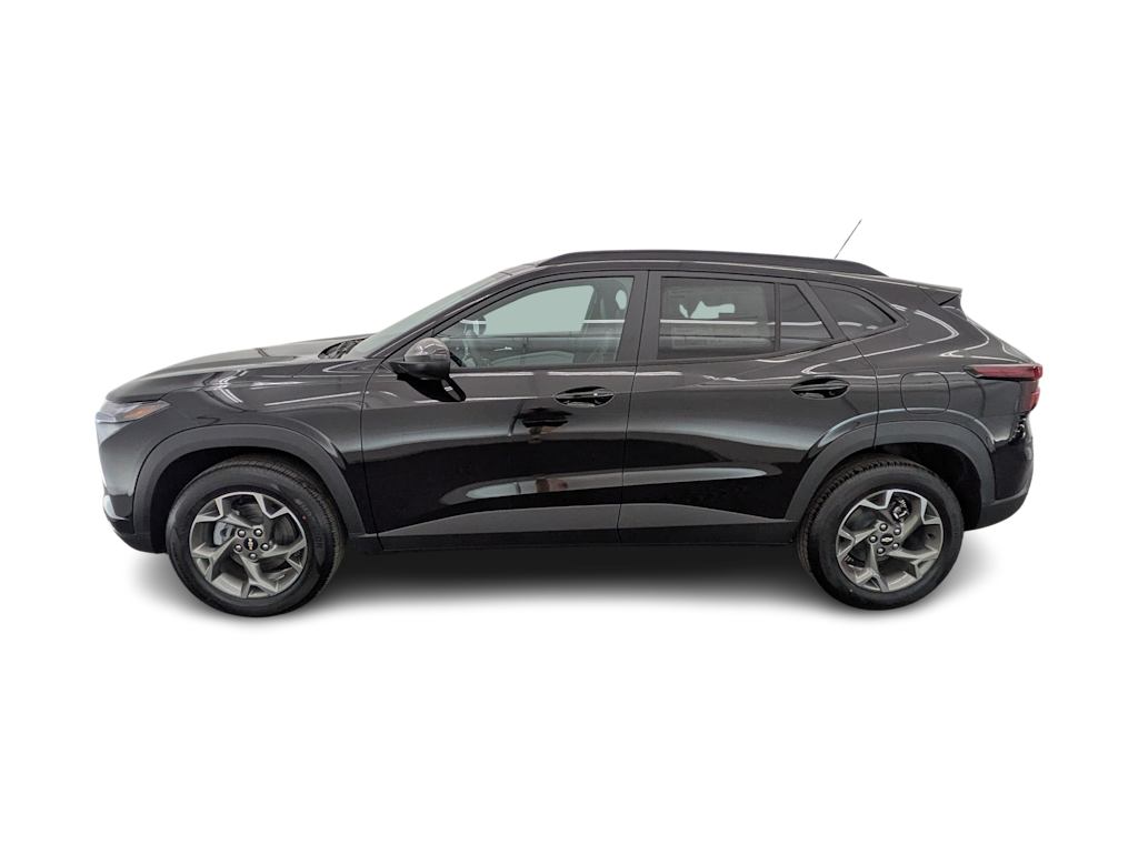 Thumbnail: 2026 Chevrolet Trax - 3