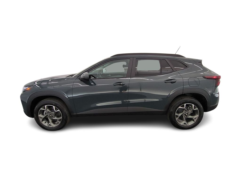 Thumbnail: 2026 Chevrolet Trax - 3
