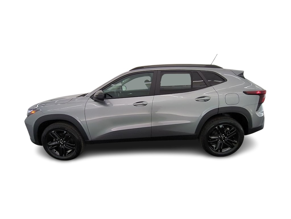 Thumbnail: 2026 Chevrolet Trax - 3