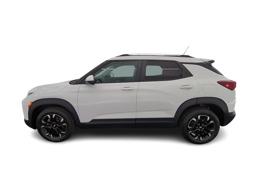 Thumbnail: 2023 Chevrolet TrailBlazer - 3