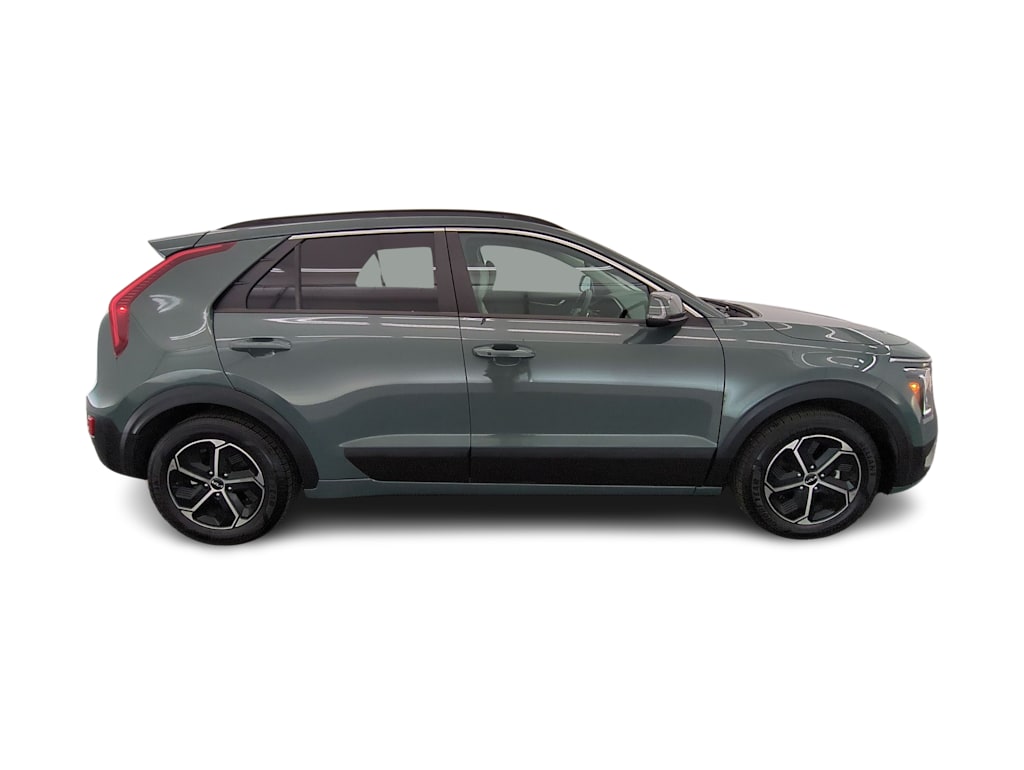 Thumbnail: 2023 Kia Niro - 22