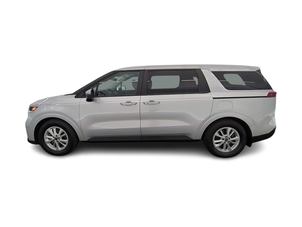 Thumbnail: 2022 Kia Carnival - 3